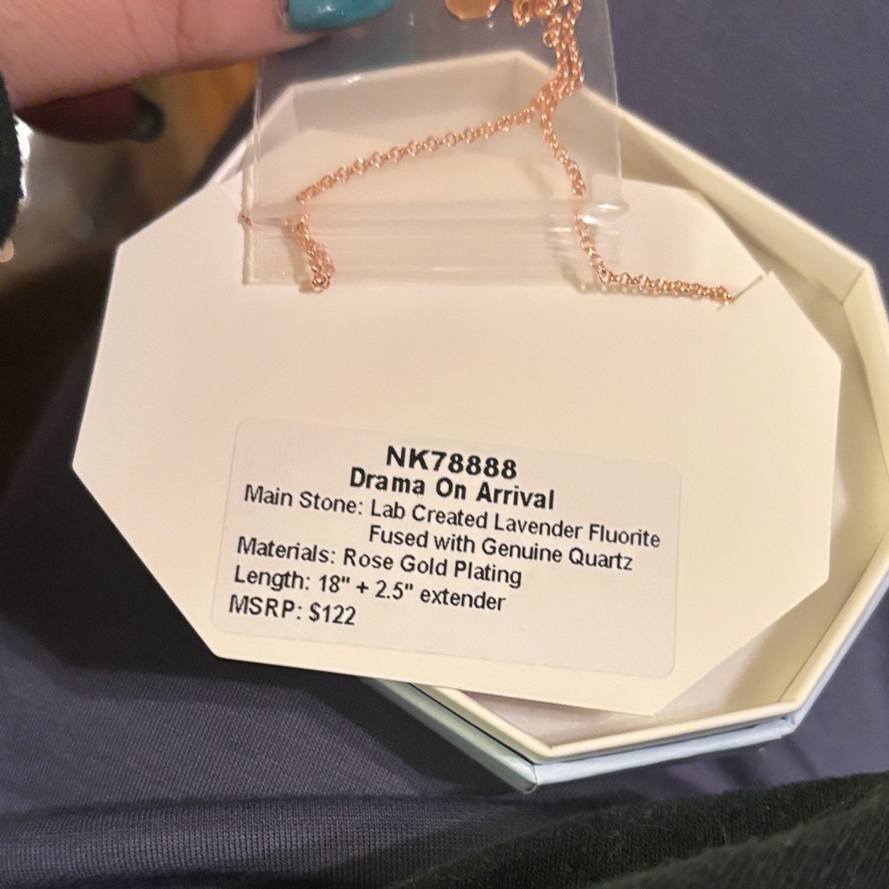 Drama on Arrival: Lavender Fluorite in rose Gold - Picture 3 of 3